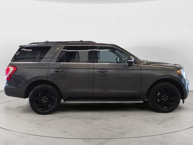 Used 2020 Ford Expedition XLT w/ Equipment Group 202A AWD/4WD image 4