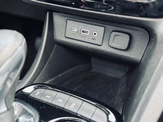 Used 2023 Buick Encore GX Essence w/ Experience Buick Package image 31