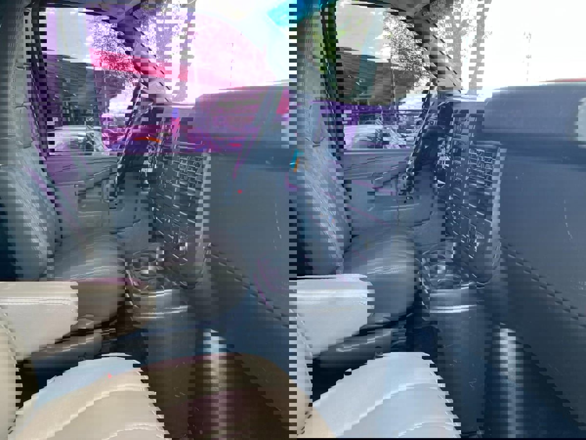 Used 2020 Chevrolet Express 3500 LS image 24