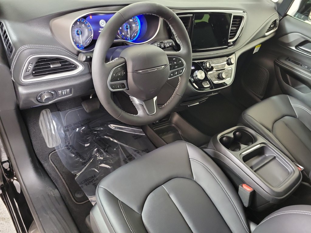 New 2027 Chrysler Pacifica Select FWD image 11