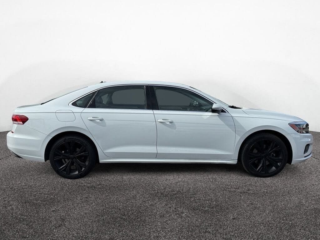 Used 2021 Volkswagen Passat 2.0T SE FWD image 6