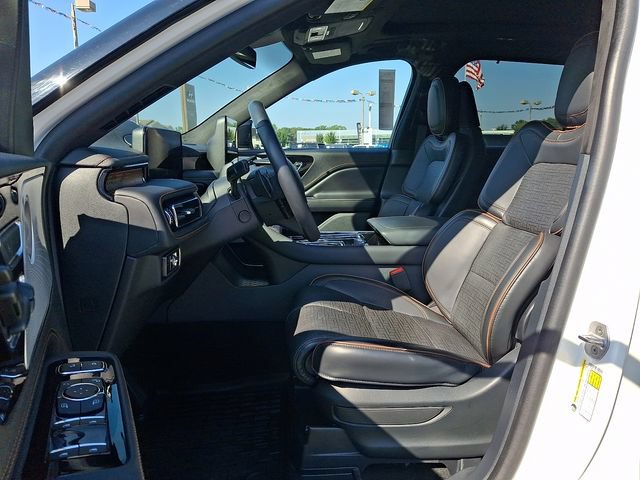 Certified 2025 Lincoln Aviator Black Label AWD/4WD image 13
