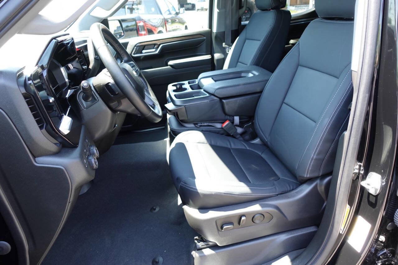 Used 2023 Chevrolet Silverado 1500 LT AWD/4WD image 19