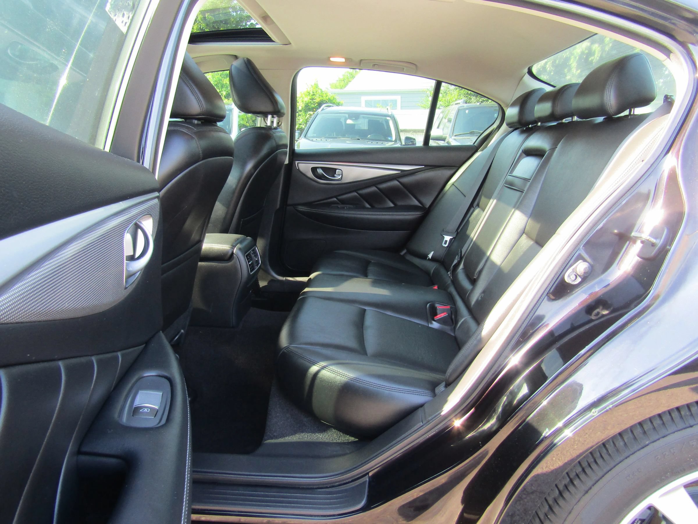 Used 2014 INFINITI Q50 Premium w/ All Weather Package RWD image 10