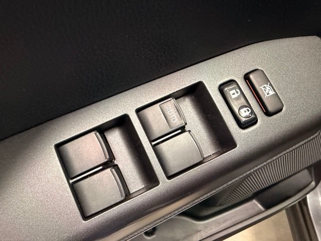 Used 2017 Toyota RAV4 XLE AWD/4WD image 19