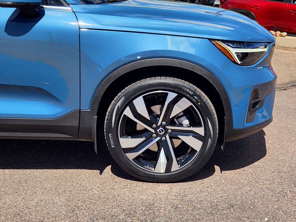 Used 2024 Volvo XC40 B5 Plus w/ Protection Package Premier AWD/4WD image 29