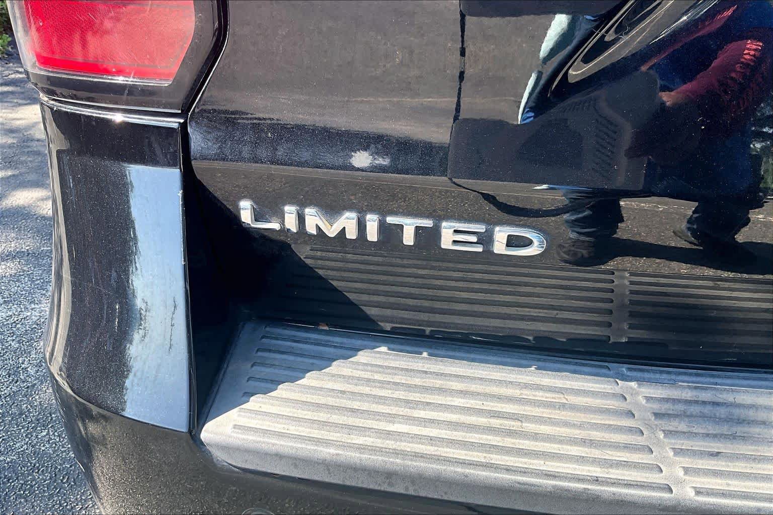 Used 2018 Ford Expedition Limited w/ Equipment Group 301A RWD image 10