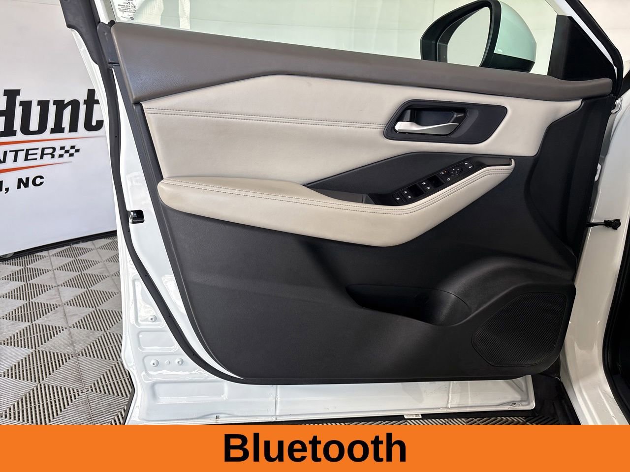 Used 2023 Nissan Rogue SV w/ SV Premium B Package AWD/4WD image 9