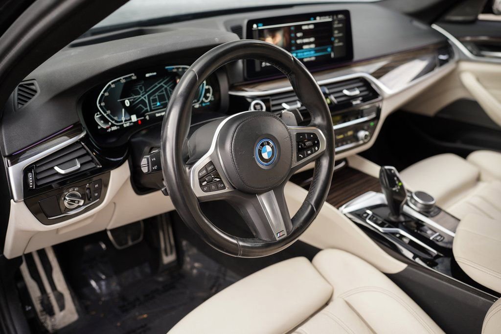Used 2023 BMW 530e w/ M Sport Package image 20