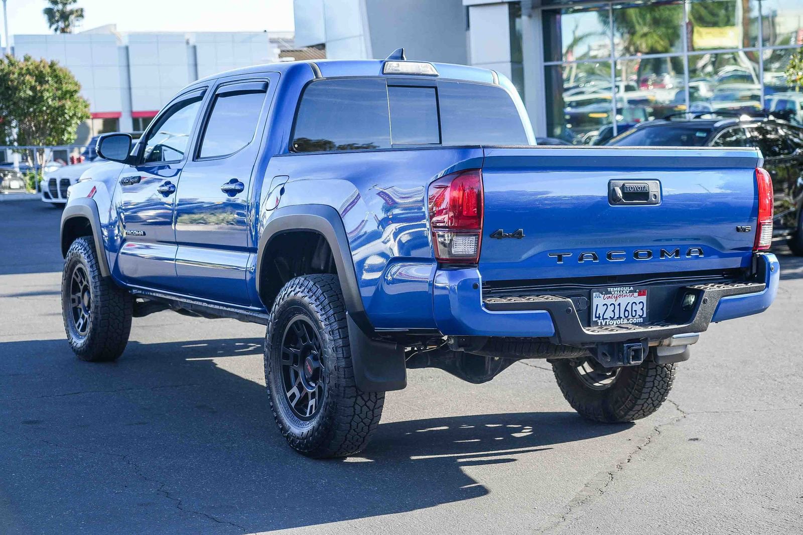 Used 2018 Toyota Tacoma TRD Off-Road w/ TRD Premium Off Road Package AWD/4WD image 7