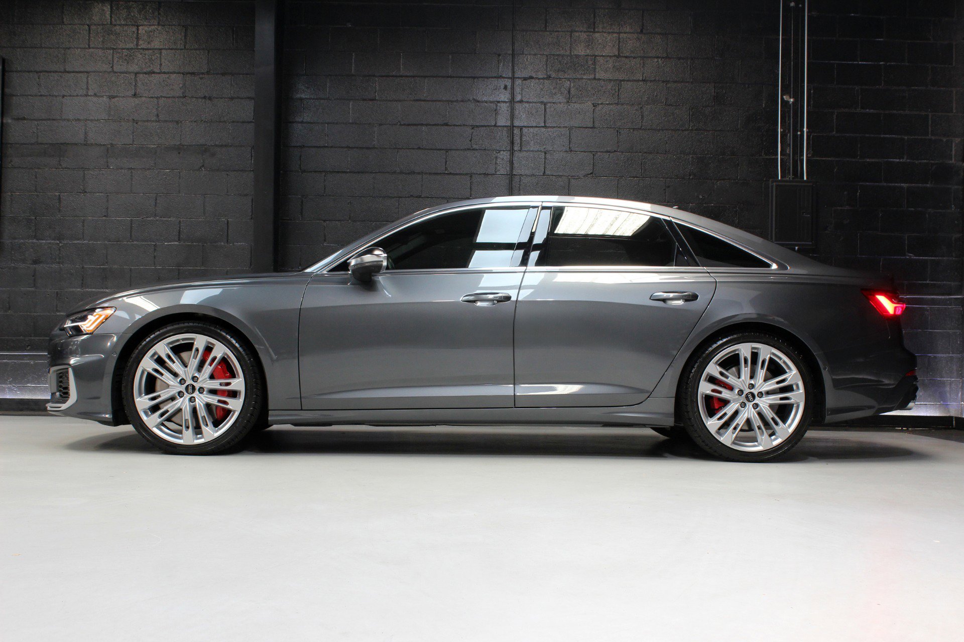 Used 2023 Audi S6 Prestige image 3