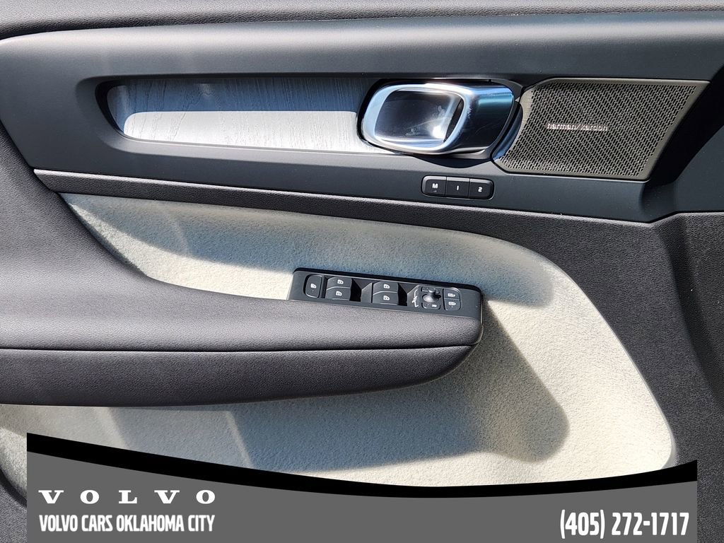 New 2026 Volvo XC40 B4 Plus w/ Protection Package Premier image 22