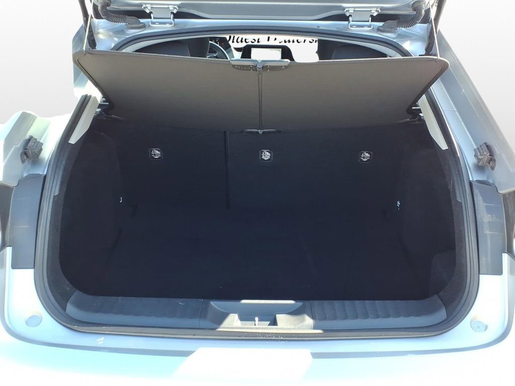 Used 2024 Toyota Prius LE image 9