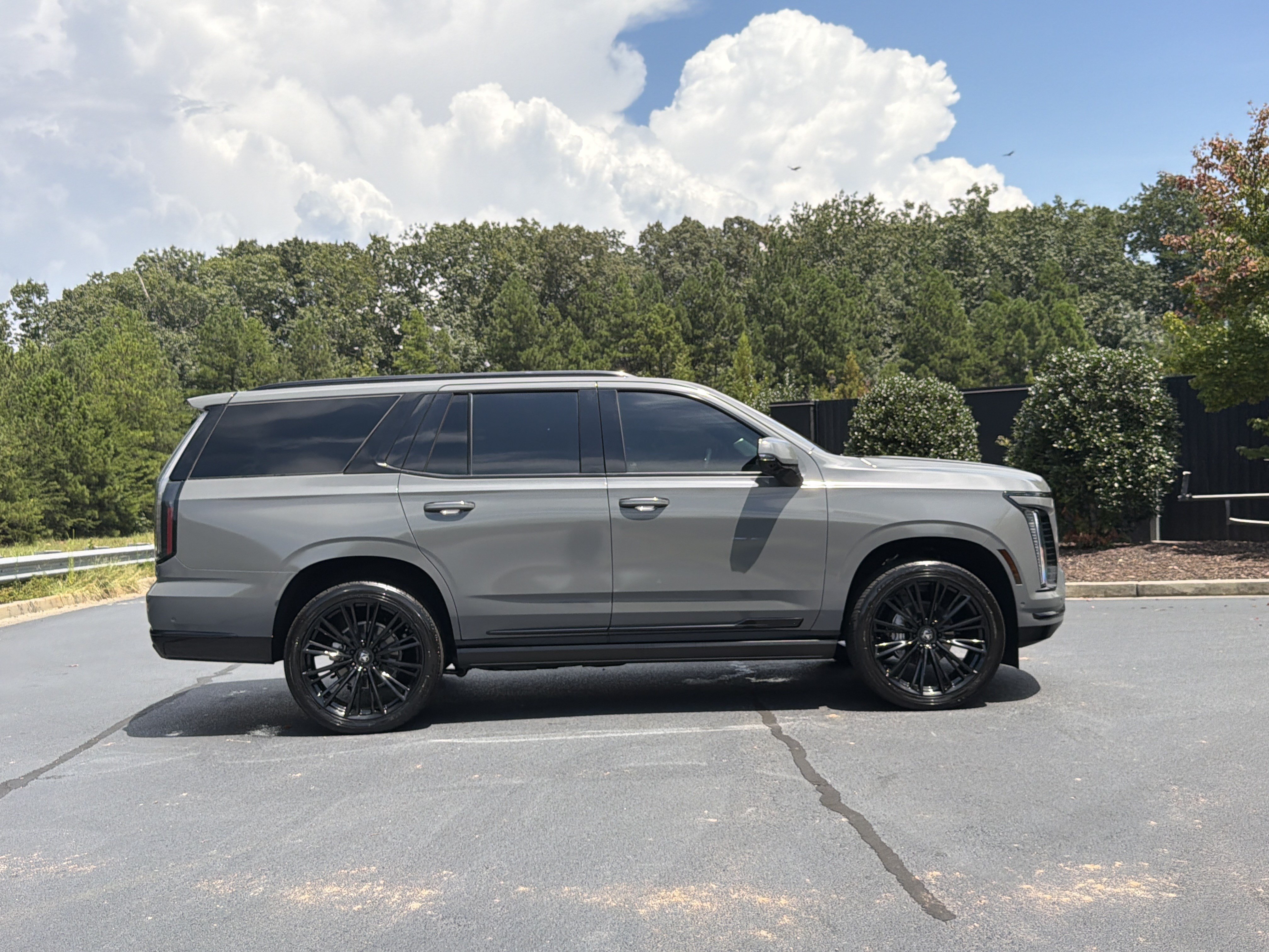 Used 2026 Cadillac Escalade Platinum Sport w/ LPO, Floor Liner Package AWD/4WD image 6