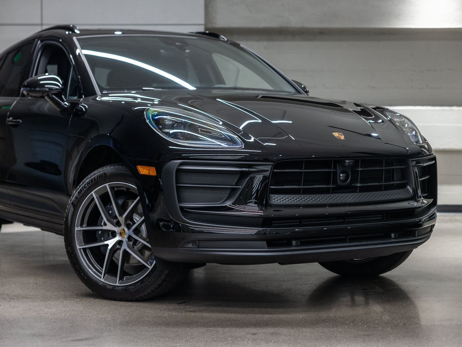 Used 2026 Porsche Macan AWD/4WD image 15