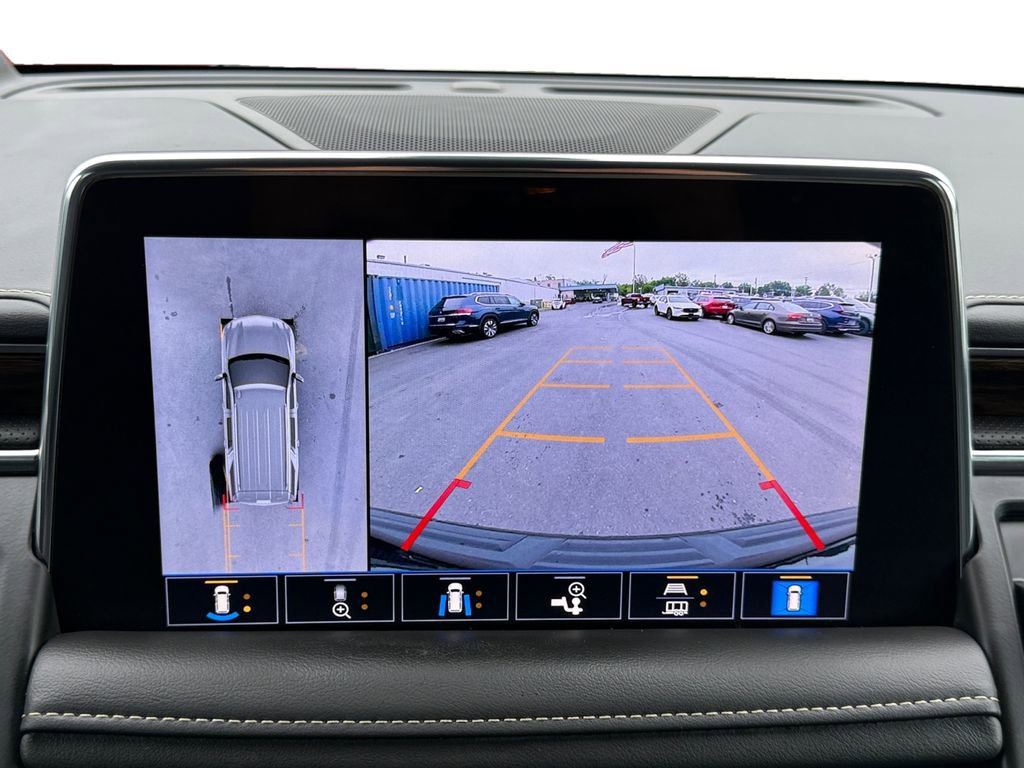 Used 2021 Chevrolet Tahoe Premier AWD/4WD image 15