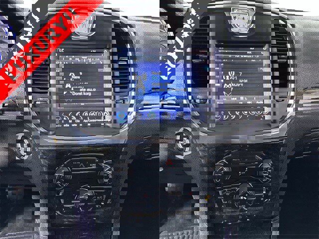 Used 2018 Chrysler 300 Limited image 13