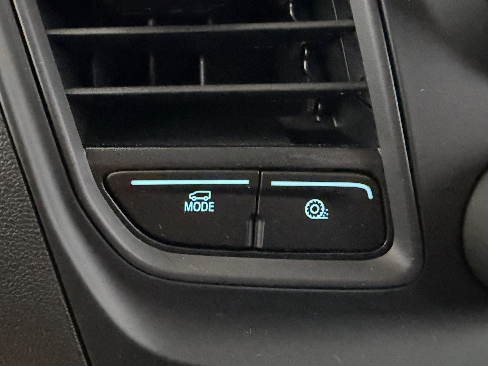 Used 2025 Ford Transit 150 Low Roof AWD image 19