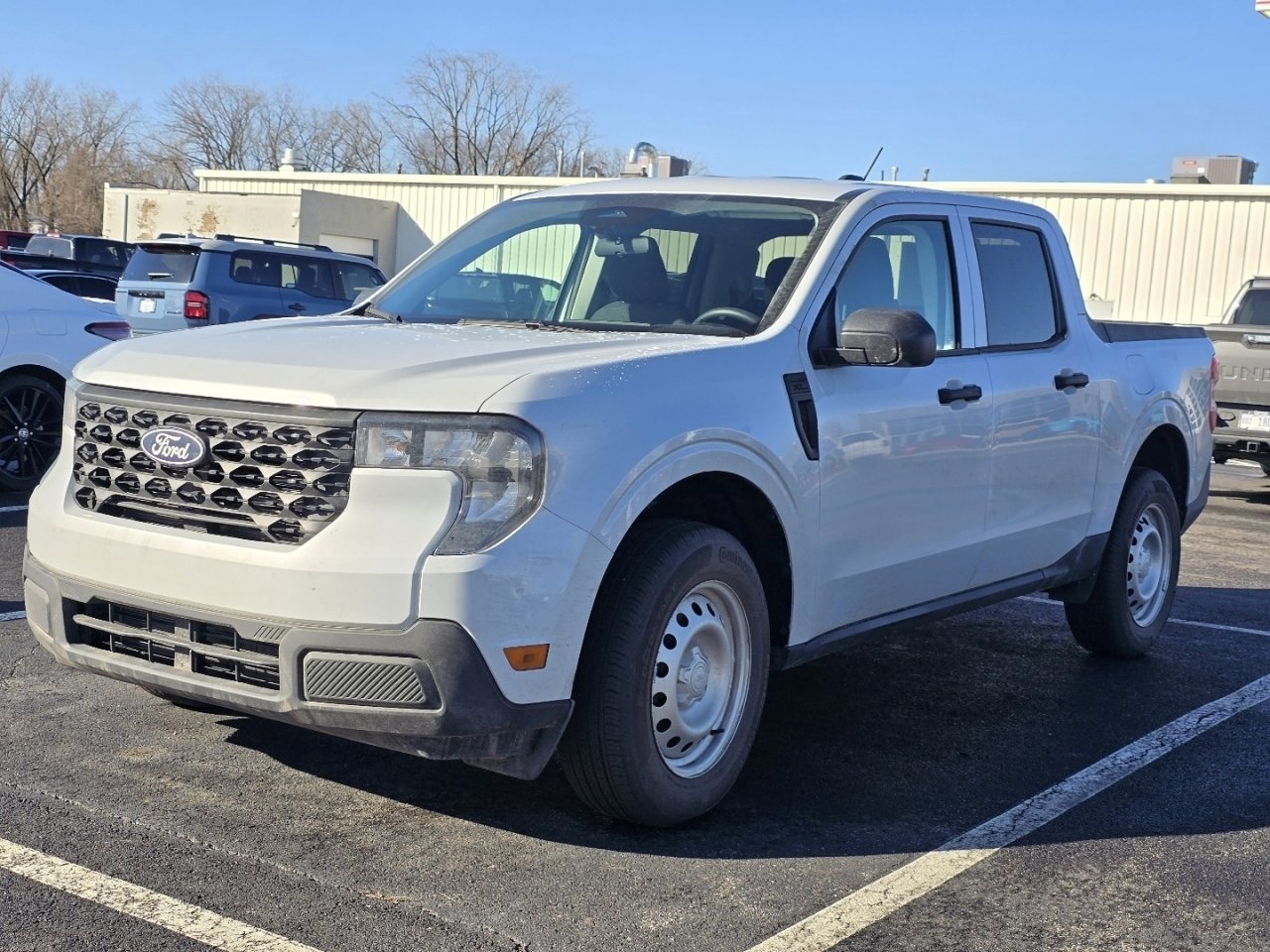 Used 2025 Ford Maverick XL image 3