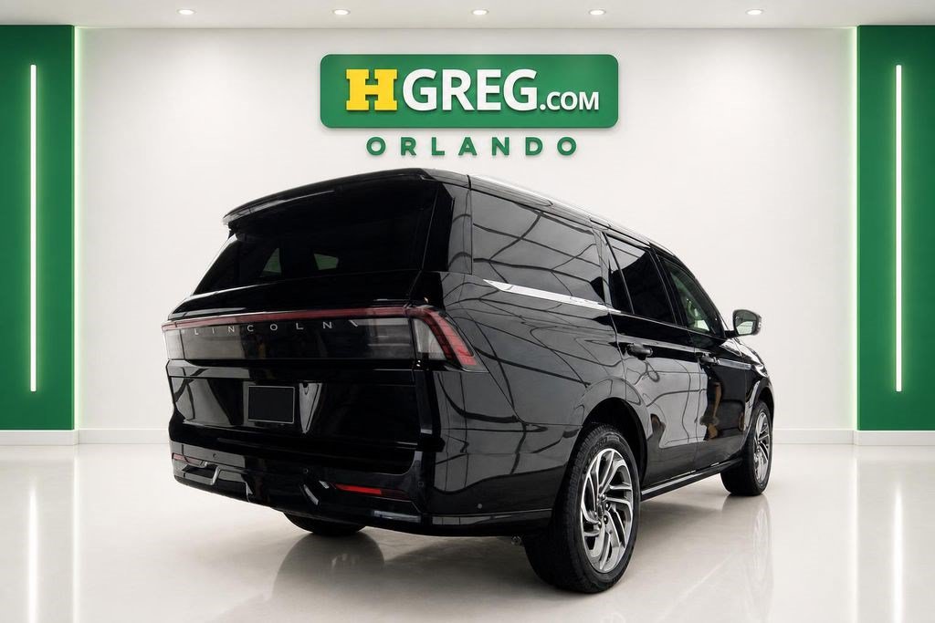 Used 2025 Lincoln Navigator Reserve AWD/4WD image 6