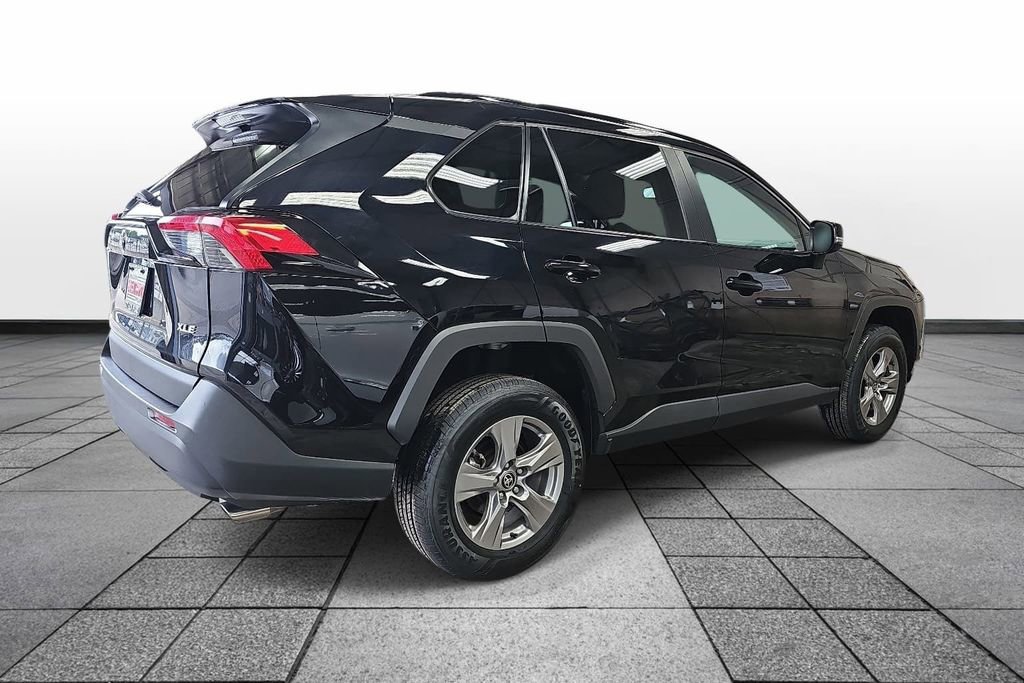 Used 2024 Toyota RAV4 XLE FWD image 5
