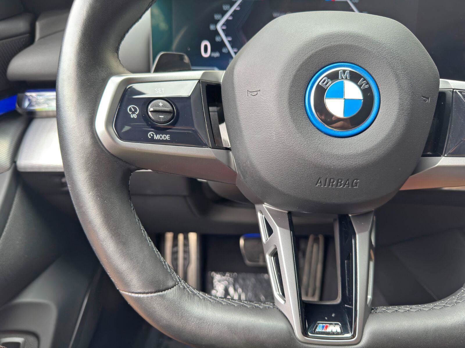 Used 2025 BMW i5 xDrive40 w/ M Sport Package AWD/4WD image 21