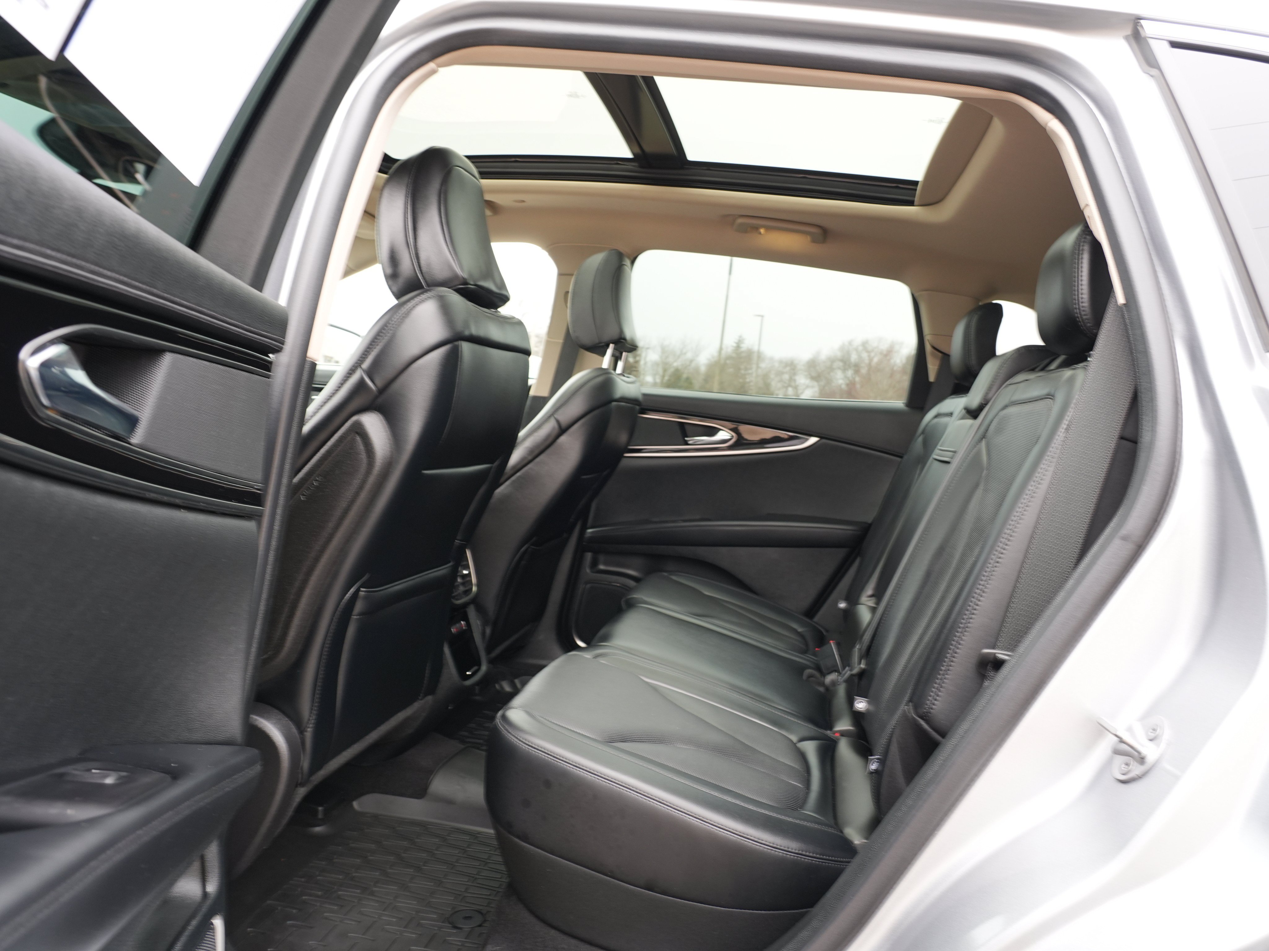 Used 2022 Lincoln Nautilus Reserve AWD/4WD image 21