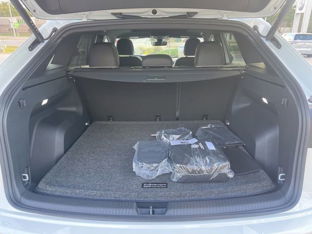 New 2026 Volkswagen Atlas Cross Sport SEL Premium R-Line image 30