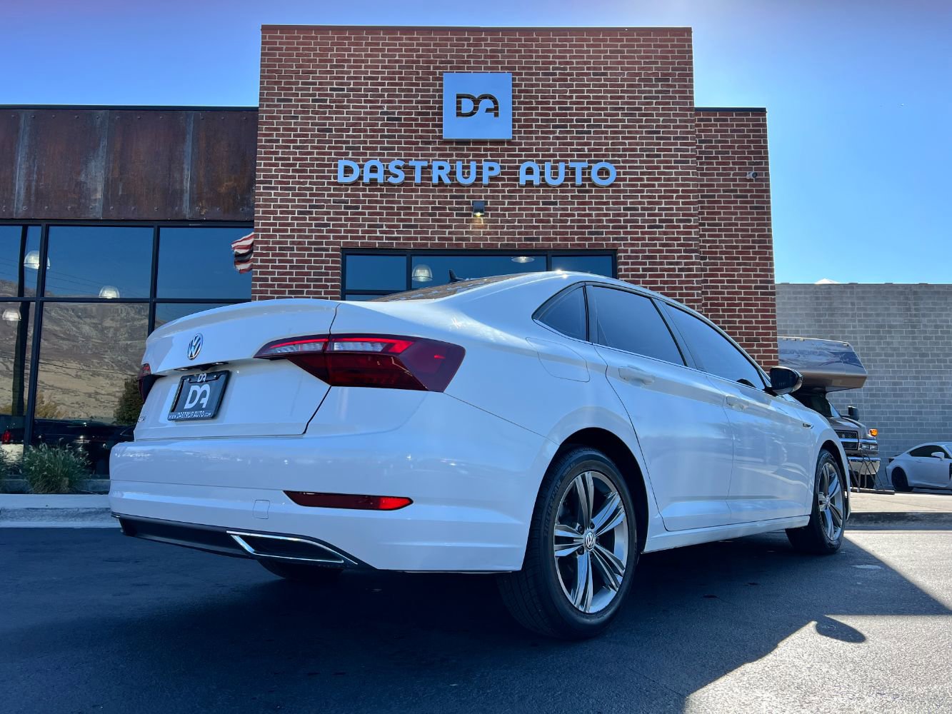 Used 2021 Volkswagen Jetta R-Line w/ R-Line Cold Weather Package image 6