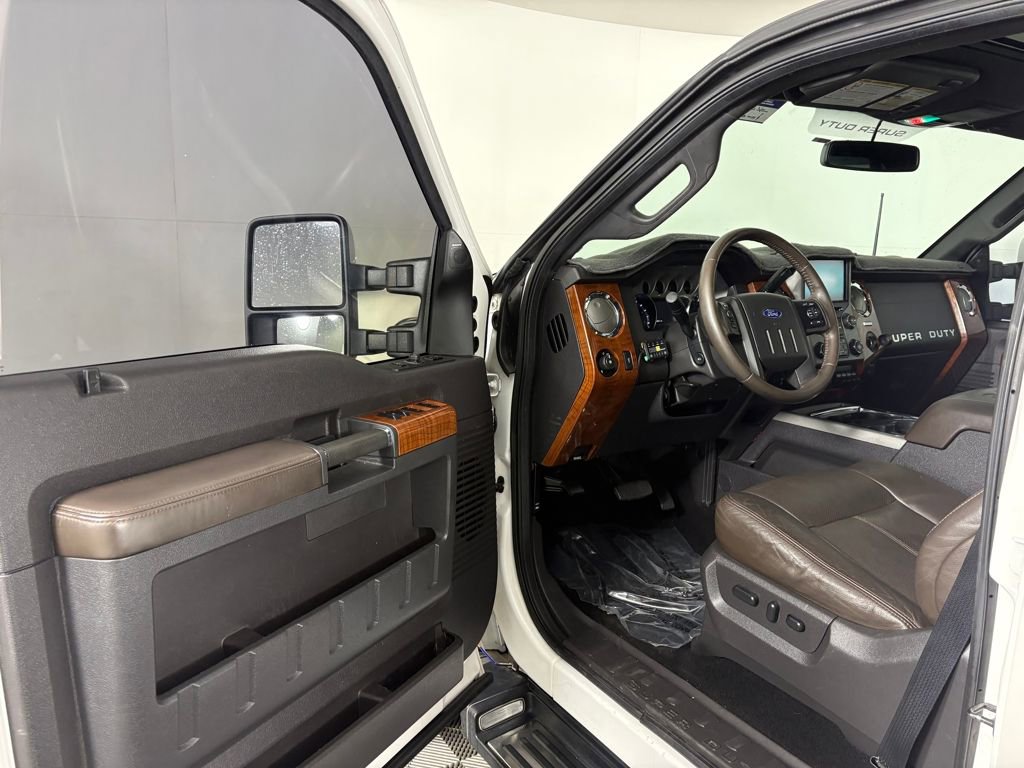 Used 2016 Ford F250 King Ranch w/ FX4 Off-Road Package AWD/4WD image 11
