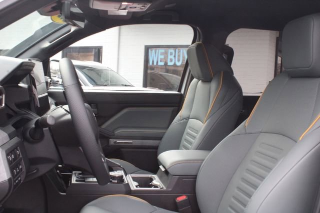 Used 2025 Toyota Tacoma Trailhunter image 26