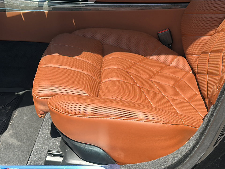 New 2026 BMW 740i w/ Premium Package image 12