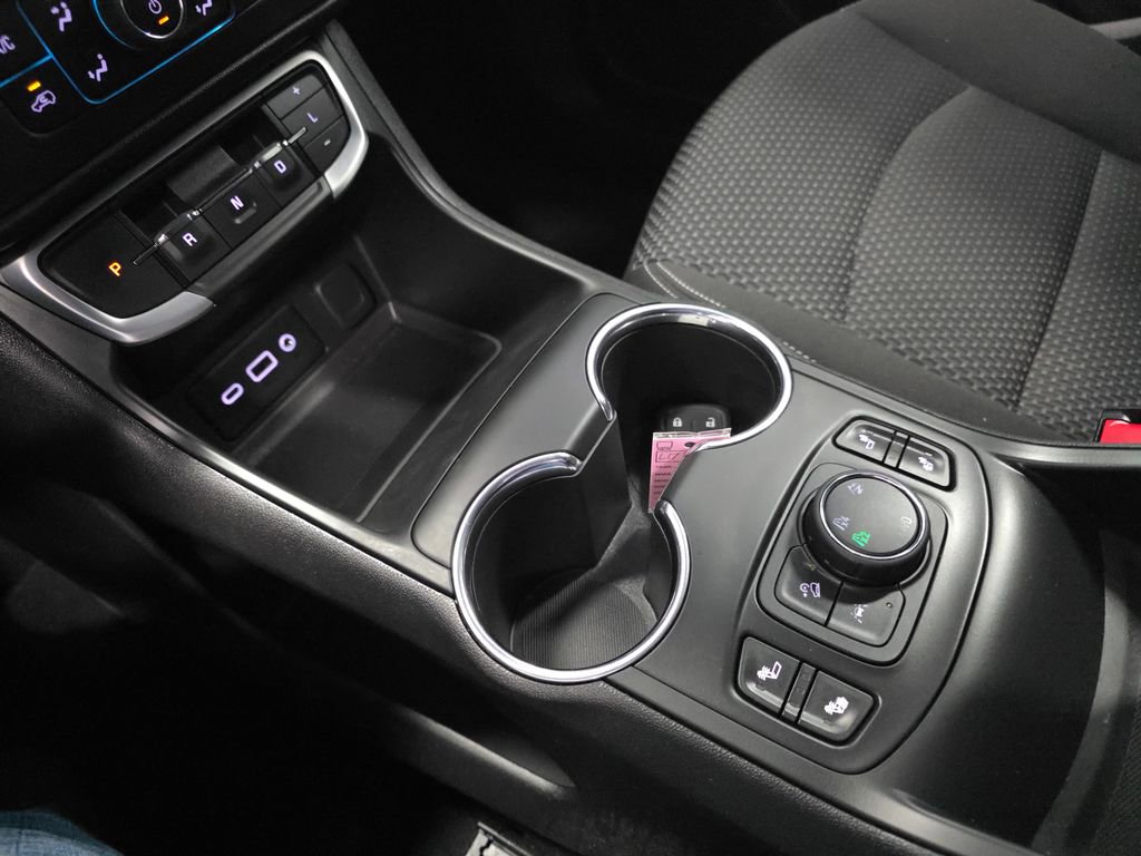 Used 2023 GMC Terrain SLE w/ Driver Convenience Package image 19