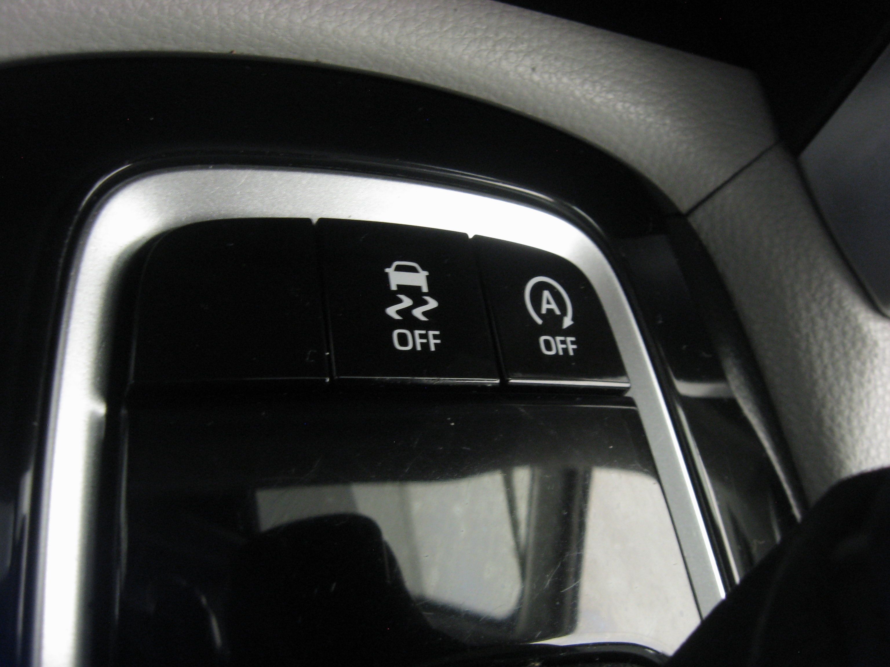 Certified 2023 Toyota Corolla Cross LE image 17