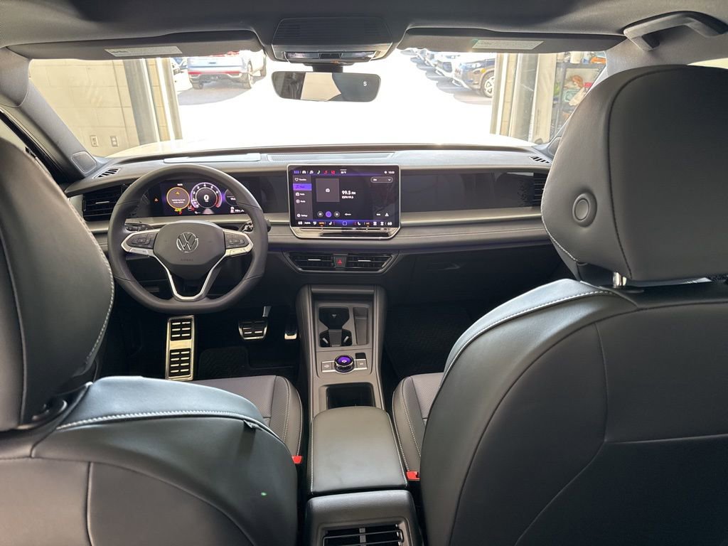 New 2026 Volkswagen Tiguan SE R-Line AWD/4WD image 17