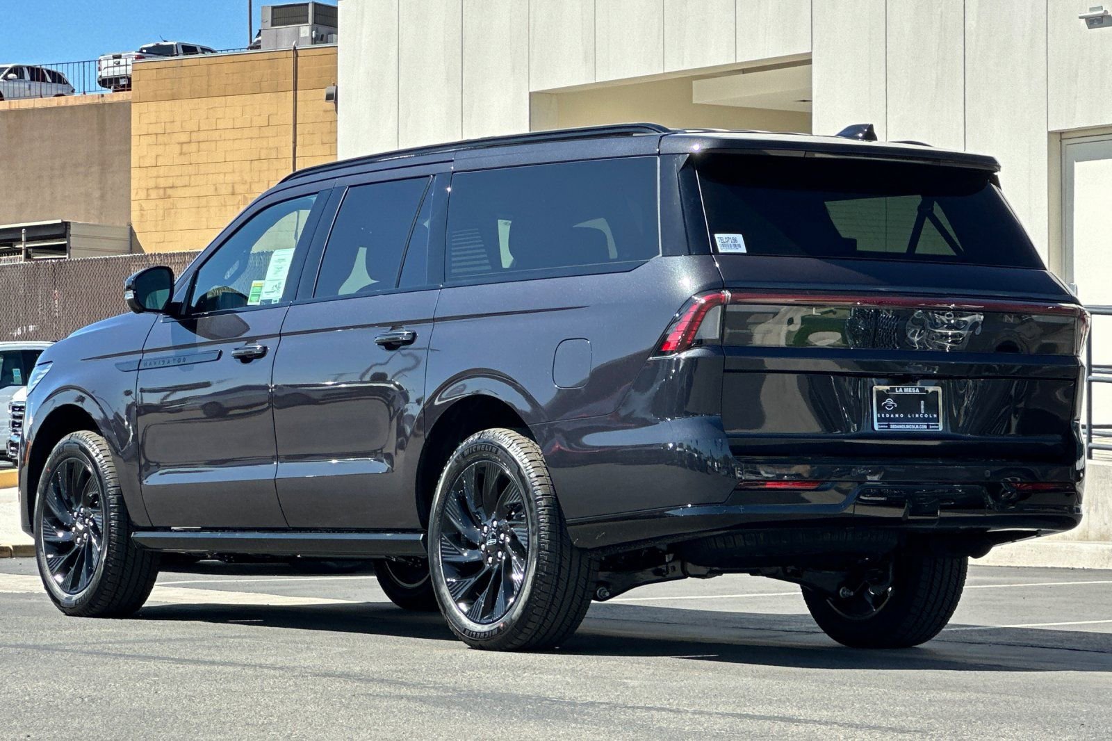 New 2026 Lincoln Navigator L Reserve w/ Jet Appearance Package AWD/4WD image 5