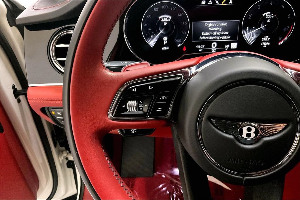 Used 2022 Bentley Bentayga AWD/4WD image 23