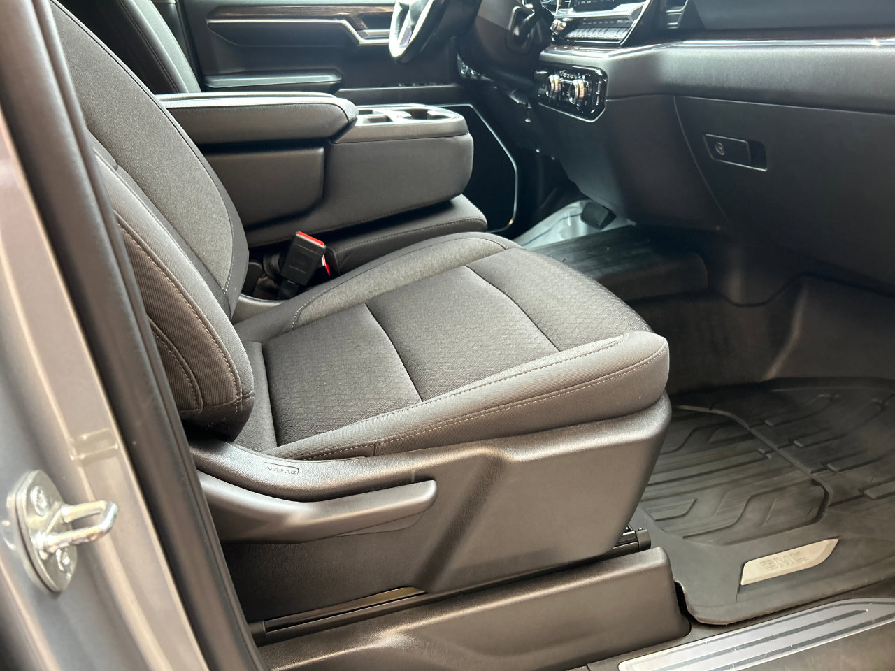 Used 2023 GMC Sierra 1500 SLE w/ X31 Off-Road Package image 16