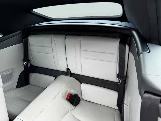 Used 2024 Porsche 911 Carrera RWD image 19