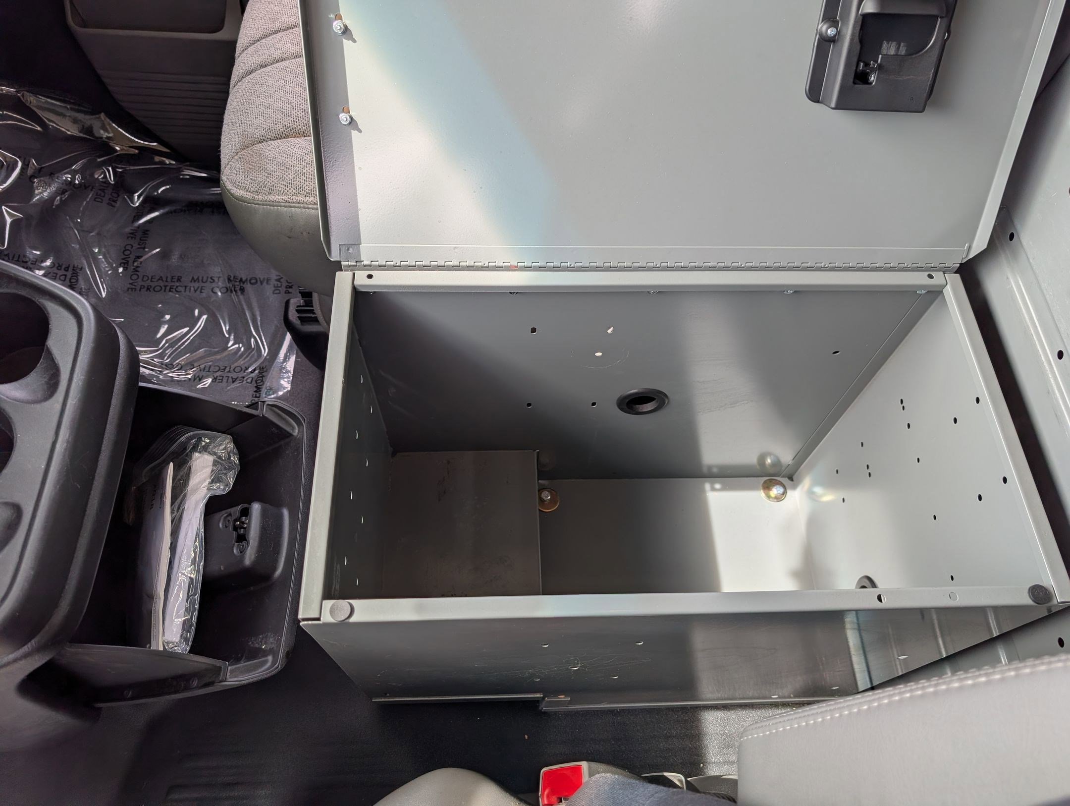 Used 2018 Chevrolet Express 2500 w/ Driver Convenience Package RWD image 25