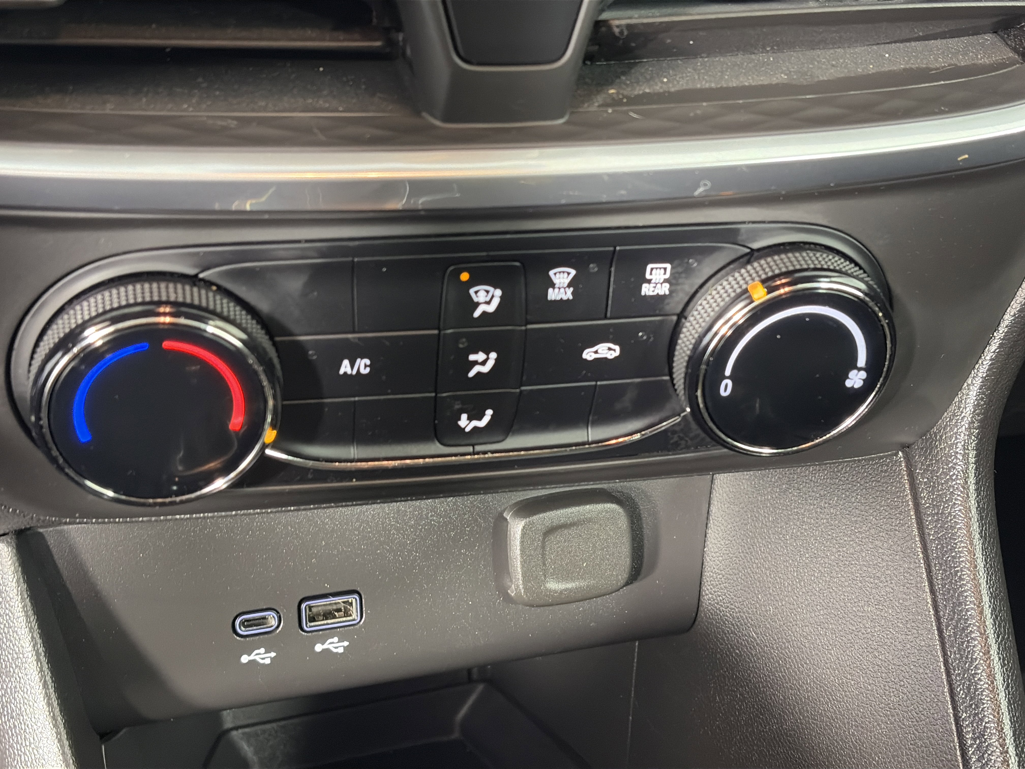 Used 2024 Buick Encore GX Preferred image 20