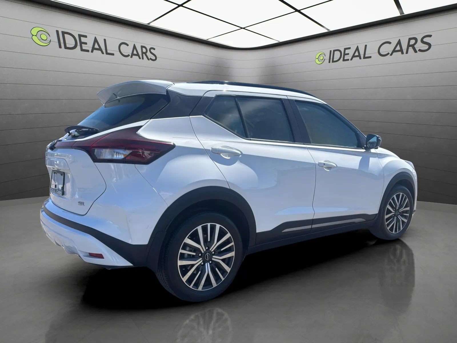 Used 2024 Nissan Kicks SR FWD image 6