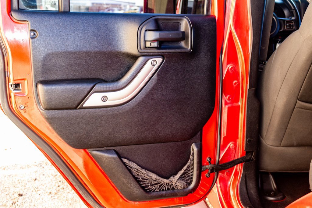 Used 2012 Jeep Wrangler Unlimited Sahara image 20