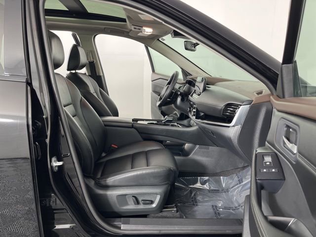 Used 2023 Nissan Rogue SL w/ SL Premium Package image 38