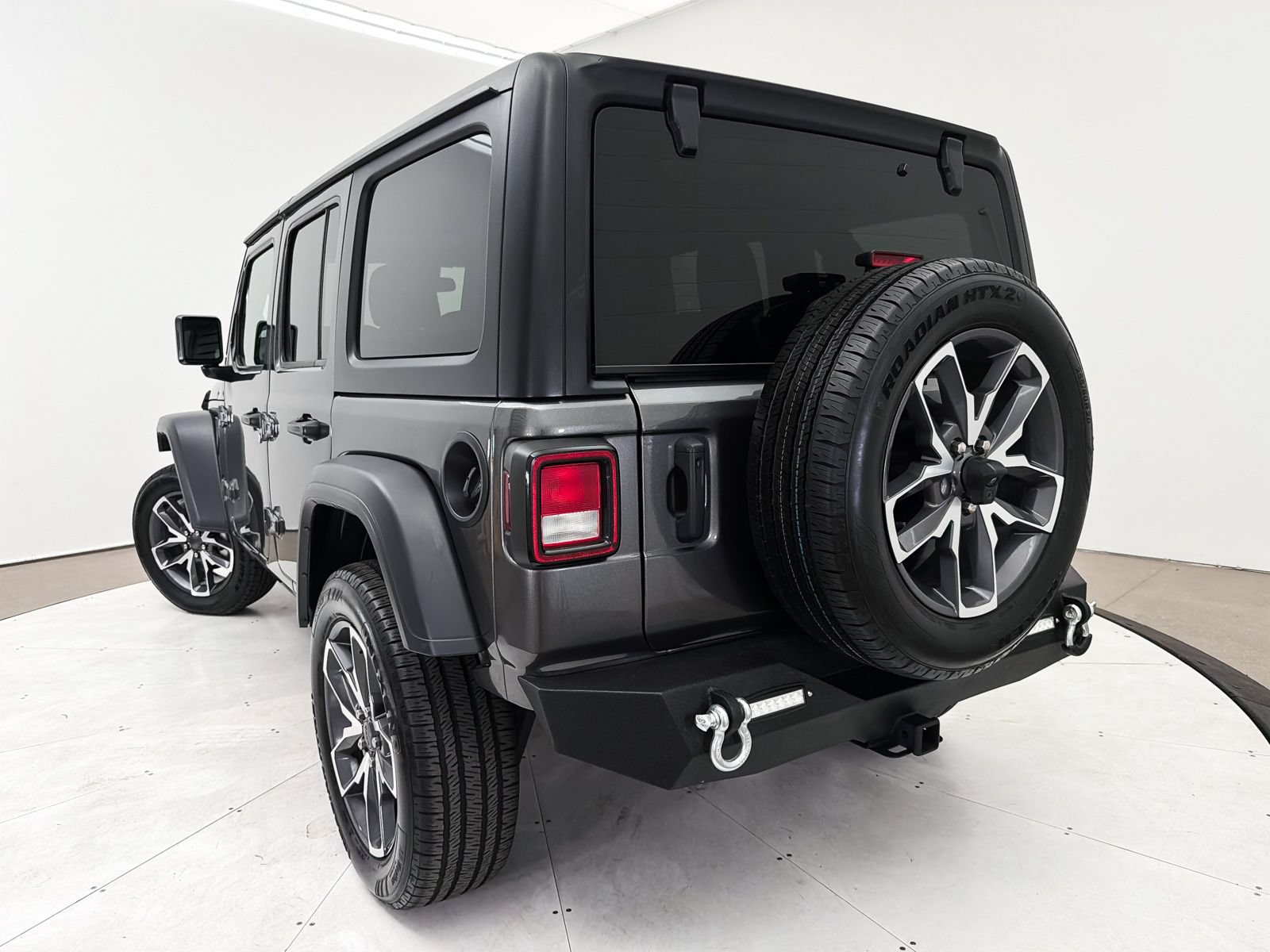 Used 2024 Jeep Wrangler Unlimited Sport AWD/4WD image 8