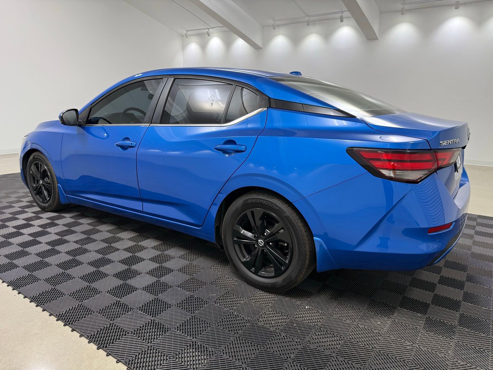 Used 2020 Nissan Sentra SV FWD image 5