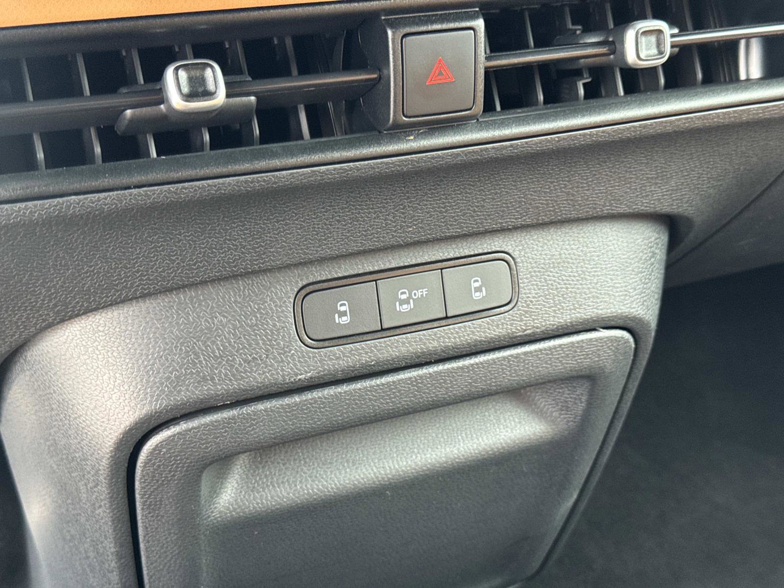 Certified 2025 Volkswagen ID. Buzz Pro S Plus RWD image 27