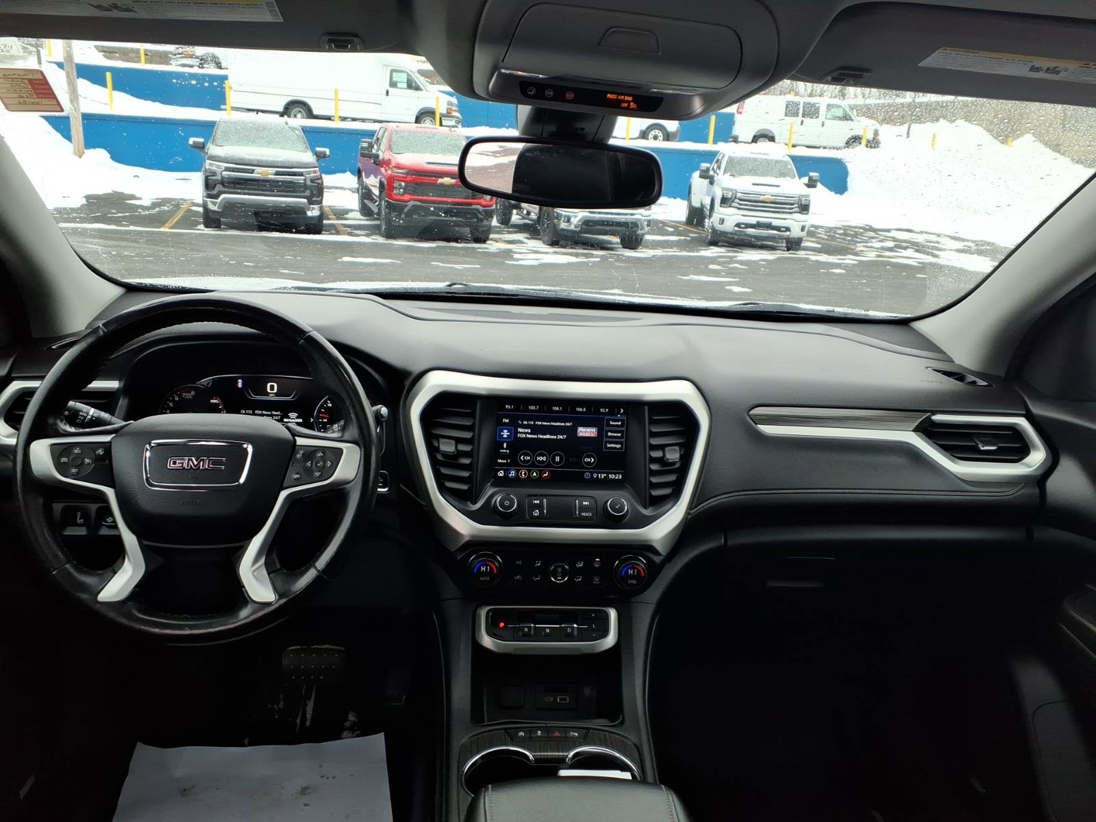 Used 2020 GMC Acadia SLT w/ Driver Alert Package II image 16