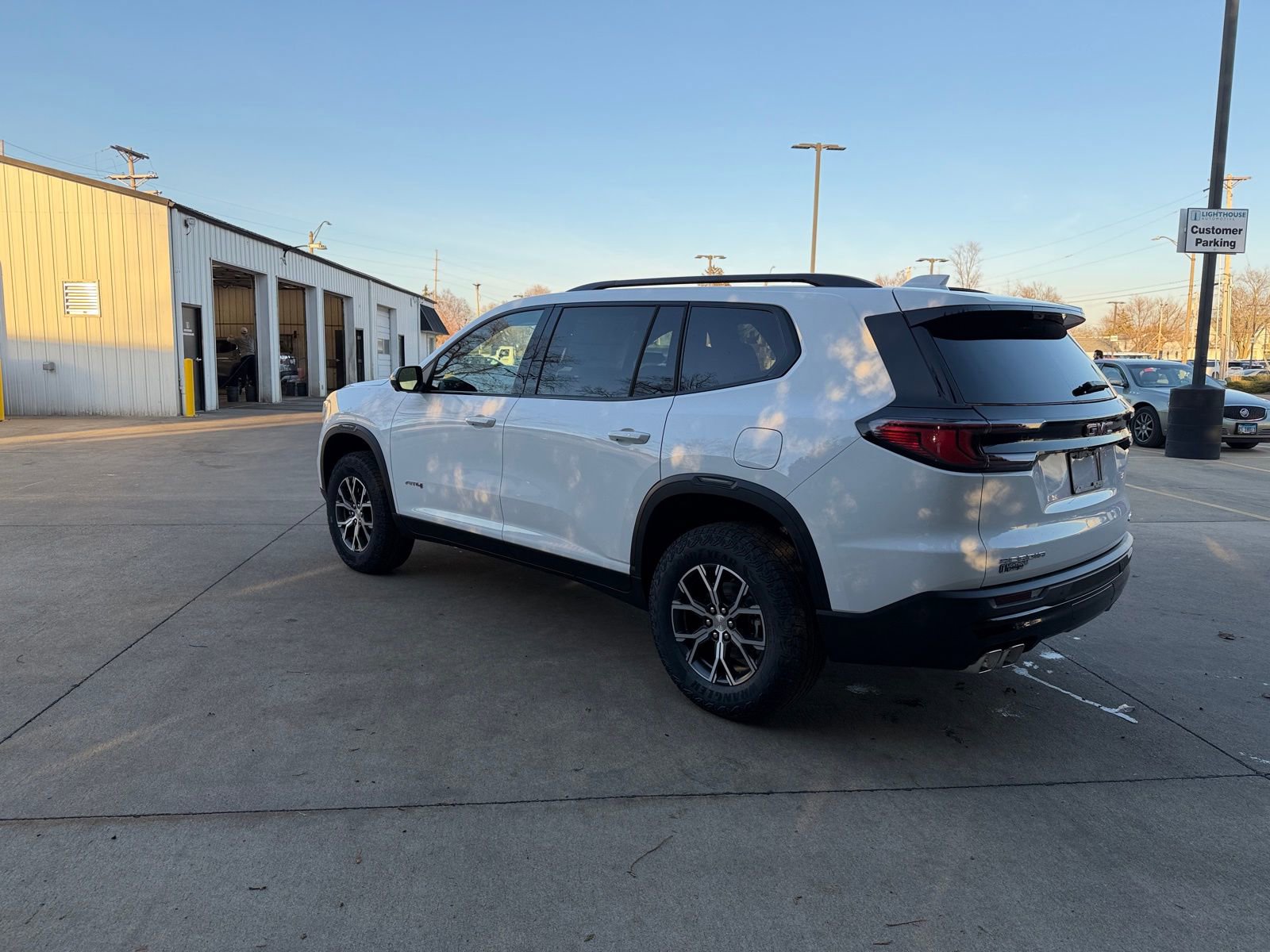 New 2026 GMC Acadia AT4 image 28