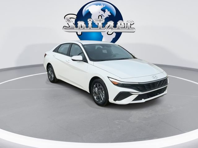Used 2024 Hyundai Elantra SEL image 9